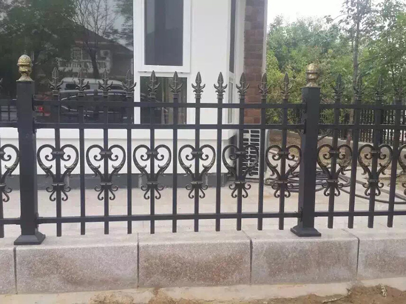 Aluminum art fence